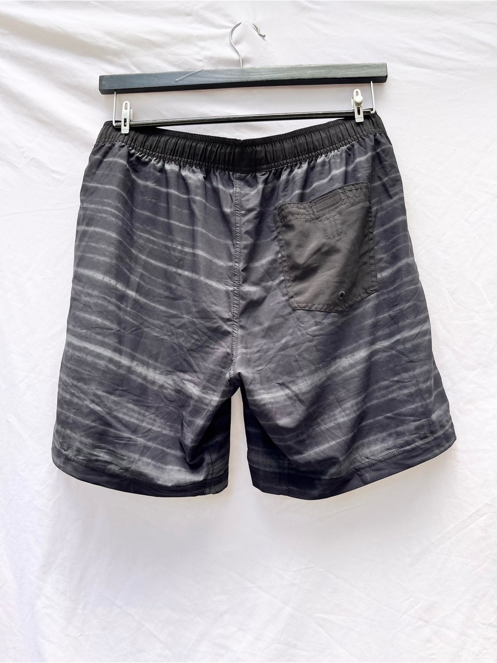 VUORI | MEN'S KORE 7" SHORTS LARGE IN BLACKSTRIPES LINED ATHLETIC - Picture 8 of 8